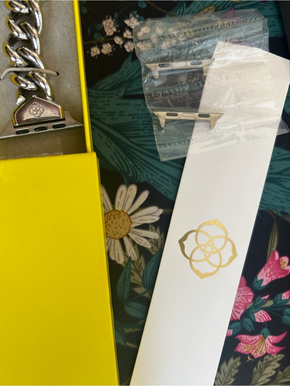 Kendra Scott Silver Whitley Chain Apple Watch Band - Picture 2 of 3